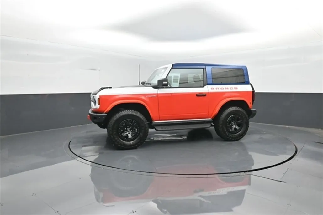 2025 Ford Bronco First Edition photo 1
