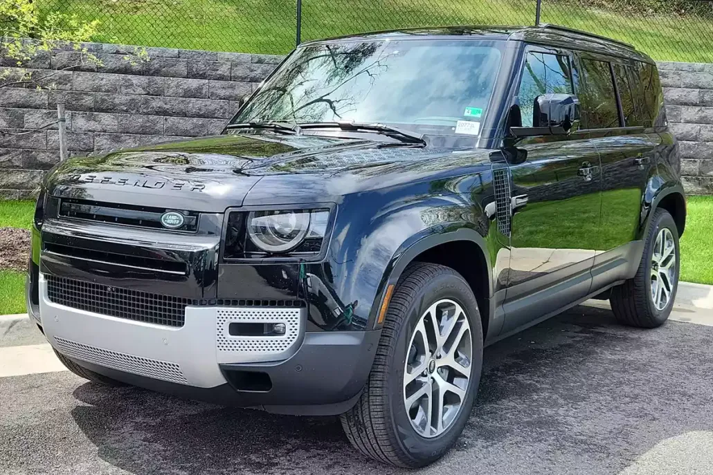 2025 Land Rover Defender 110 S photo 1