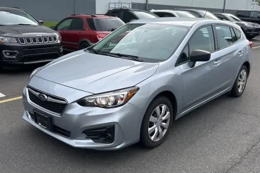 2017 Subaru Impreza 2.0i photo 1
