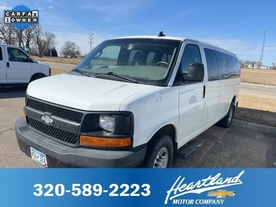2017 Chevrolet Express Passenger 3500 LS photo 1