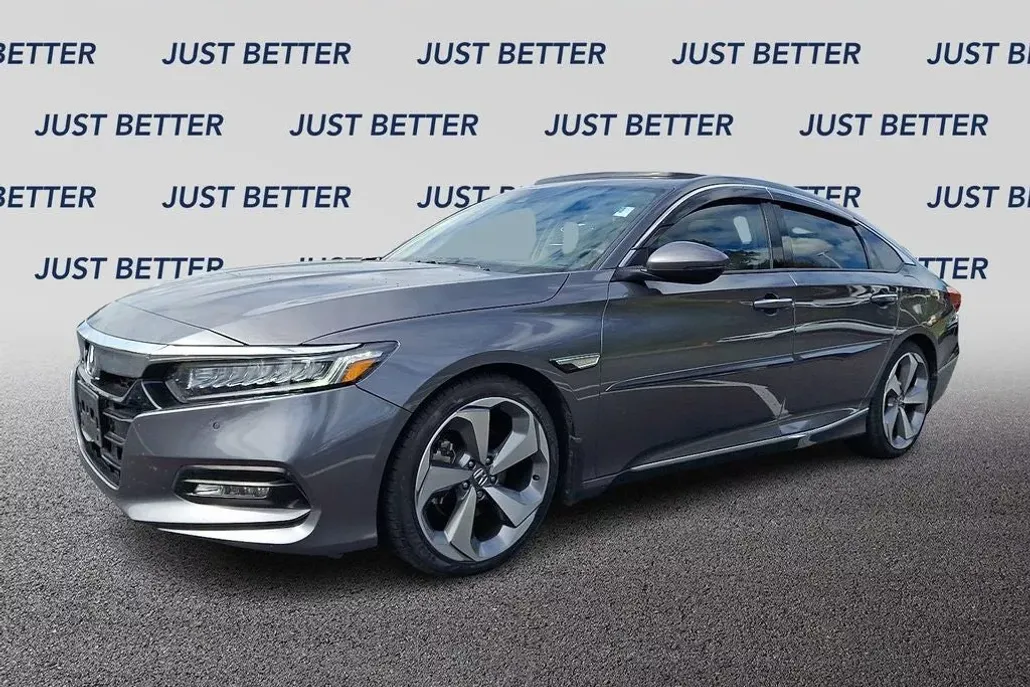 2020 Honda Accord Touring 2.0T photo 1