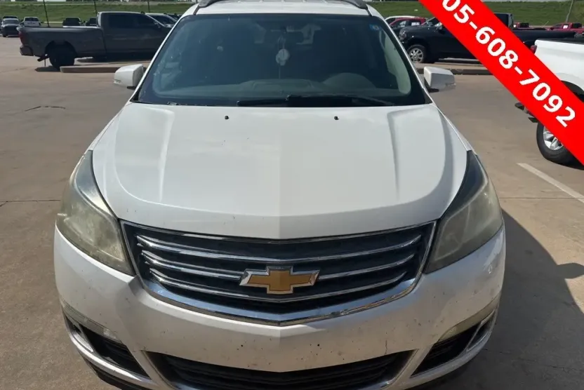 2017 Chevrolet Traverse 1LT photo 1