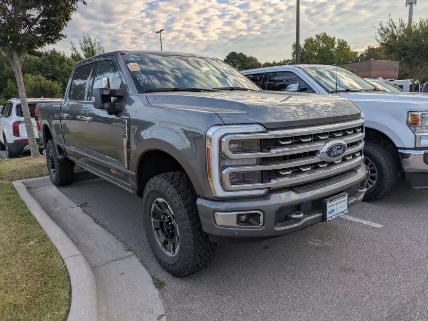 2024 Ford F-250 Platinum photo 1
