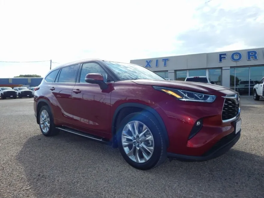 2021 Toyota Highlander Hybrid Limited photo 1