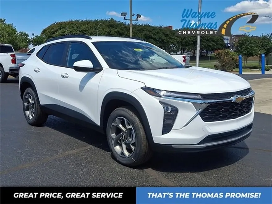 2025 Chevrolet Trax LT photo 1
