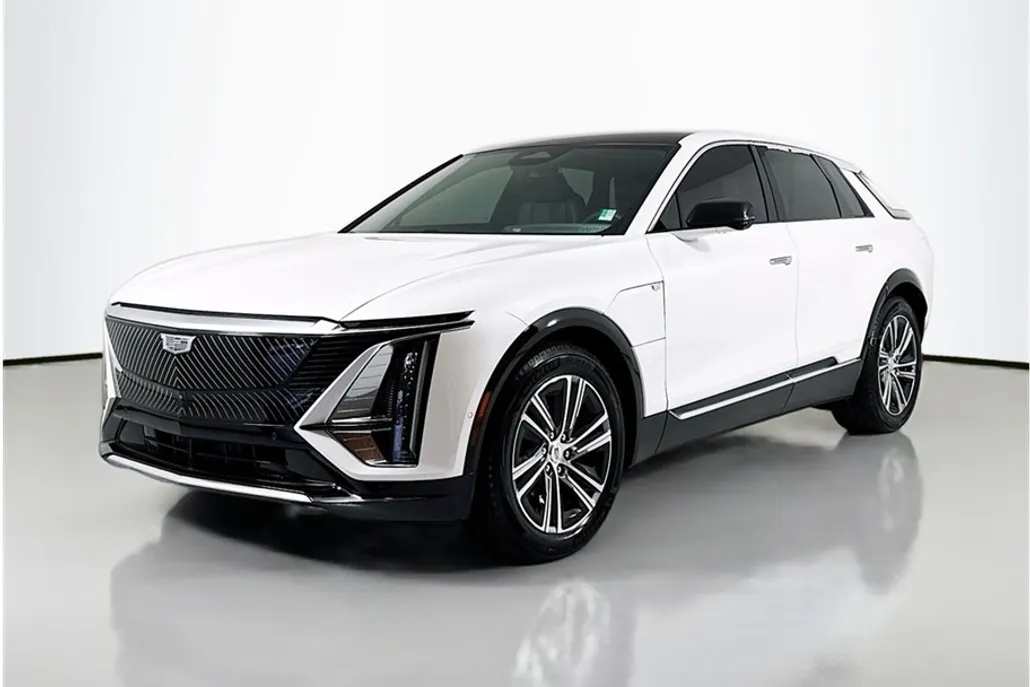 2024 Cadillac Lyriq Luxury photo 1