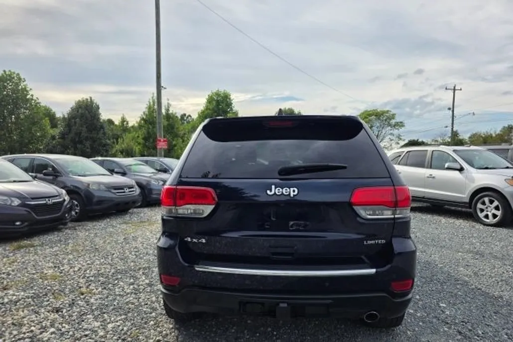 2018 Jeep Cherokee Limited Sport photo 1