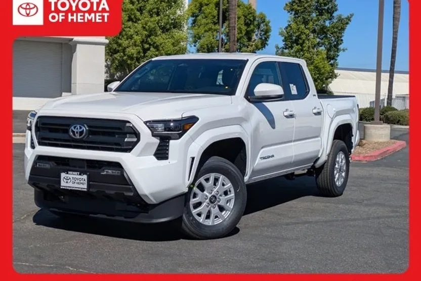 2025 Toyota Tacoma SR5 photo 1