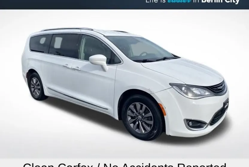 2019 Chrysler Pacifica Hybrid Touring L photo 1