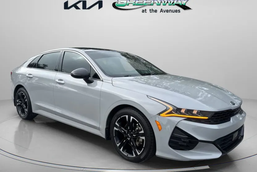 2021 Kia K5 GT-Line photo 1