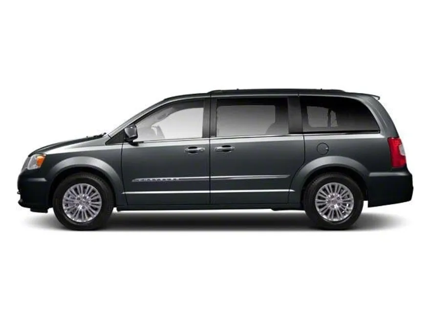 2011 Chrysler Town & Country Touring photo 1