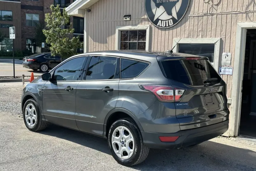 2017 Ford Escape S photo 1