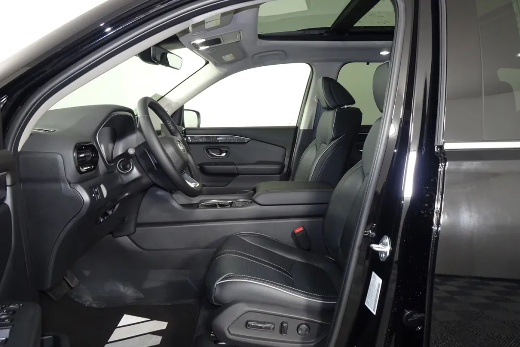 2025 Honda Pilot Elite photo 1