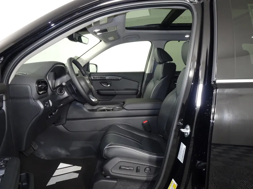 2025 Honda Pilot Elite photo 1