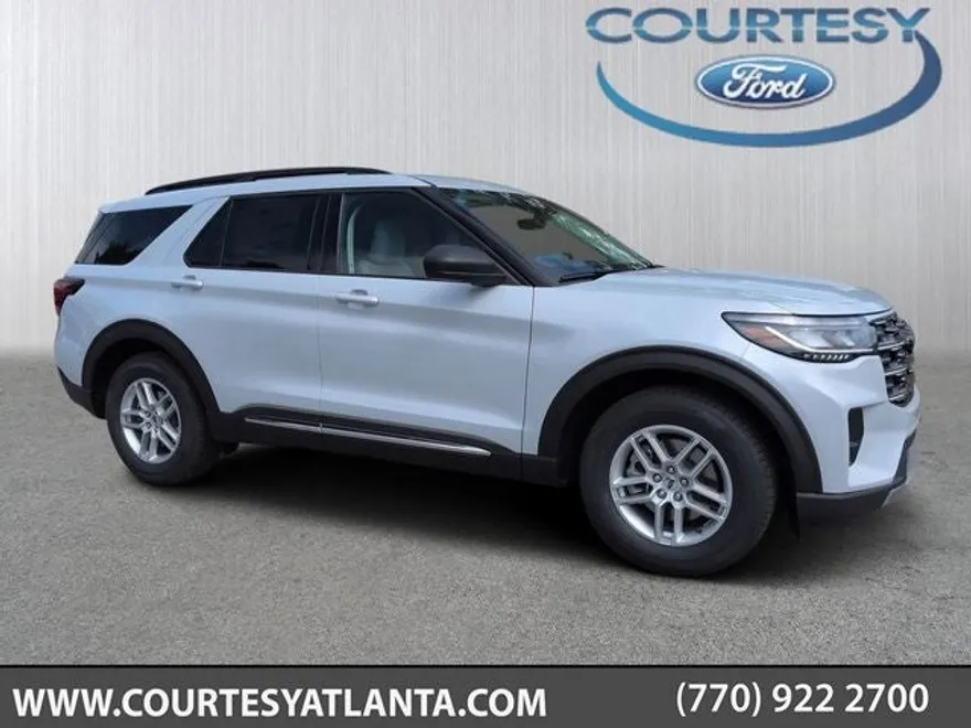 2025 Ford Explorer photo 1