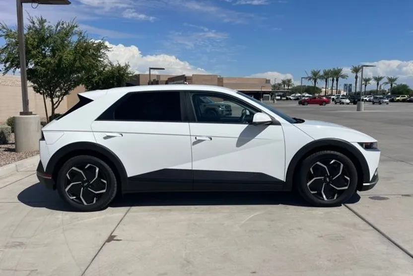 2022 Hyundai Ioniq 5 SE photo 1