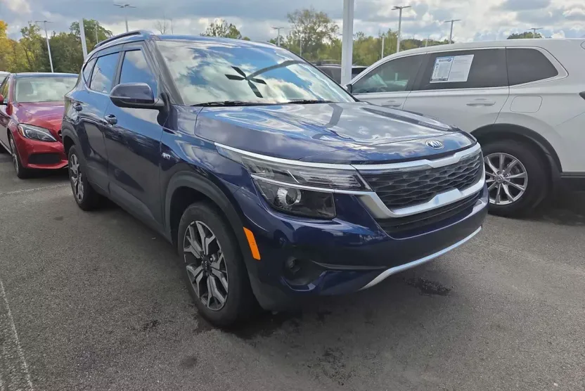 2021 Kia Seltos EX photo 1