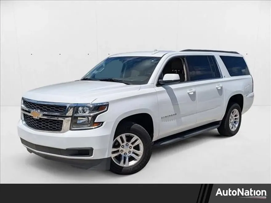 2019 Chevrolet Suburban LT photo 1