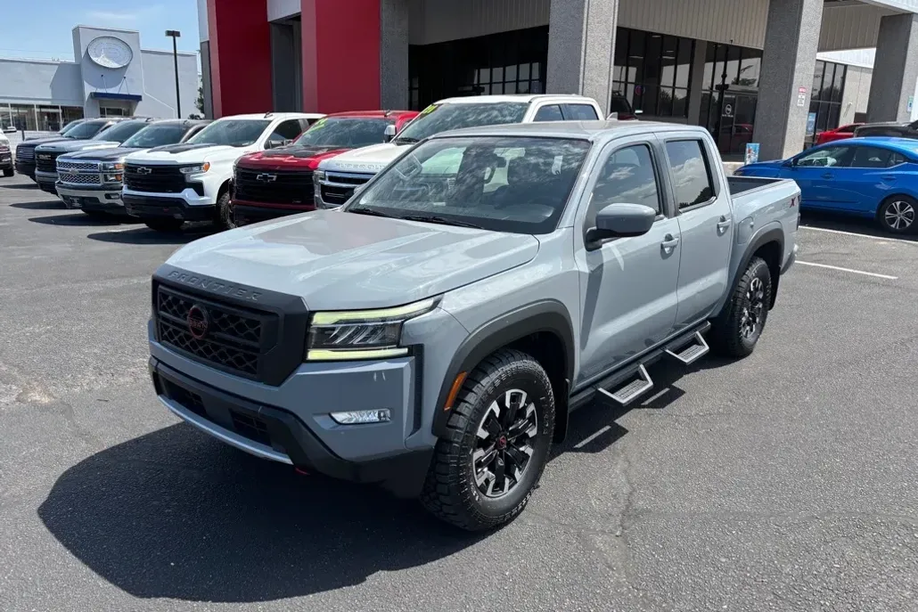 2022 Nissan Frontier PRO-X photo 1