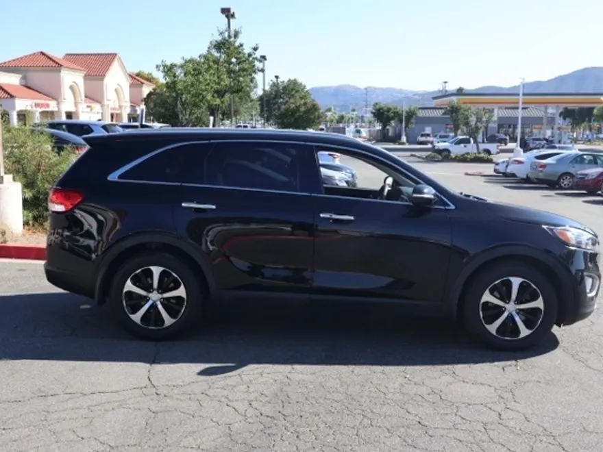 2018 Kia Sorento EX photo 2