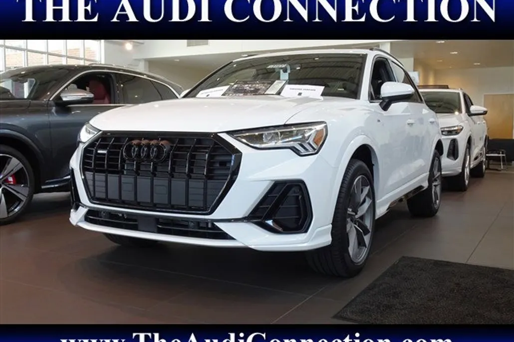 2025 Audi Q3 S line Premium photo 1