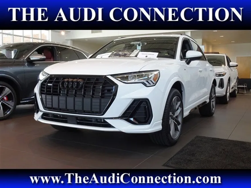 2025 Audi Q3 S line Premium photo 1