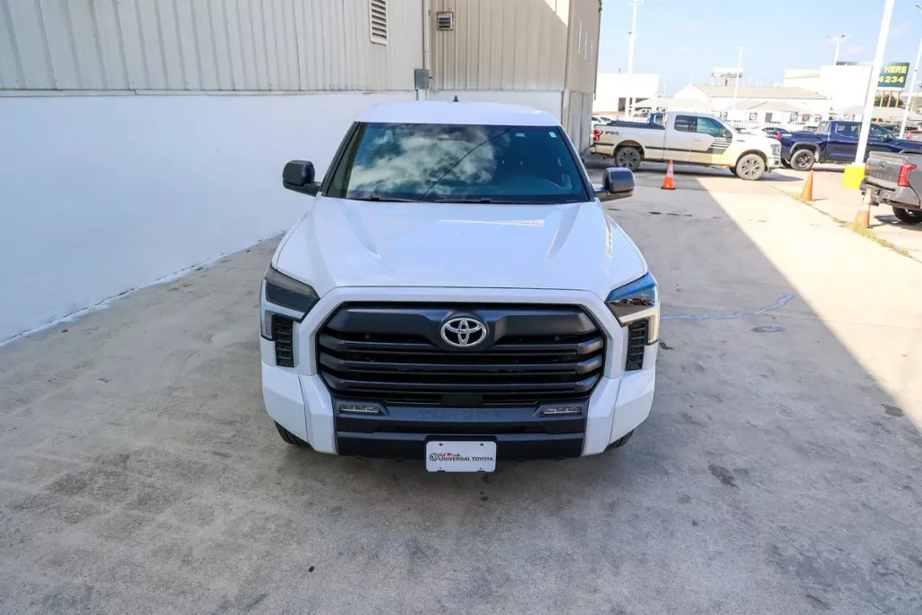2025 Toyota Tundra SR5 photo 1