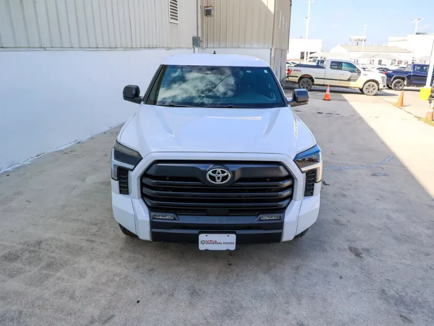 2025 Toyota Tundra SR5 photo 1