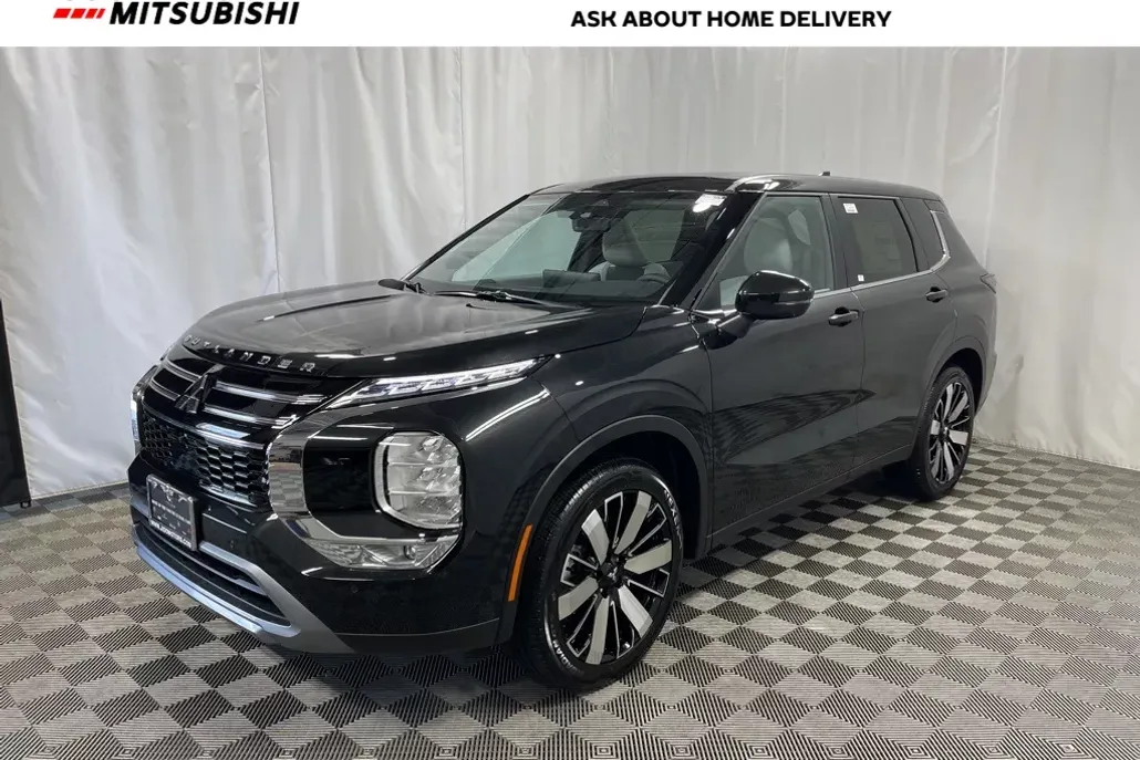 2025 Mitsubishi Outlander SE photo 1