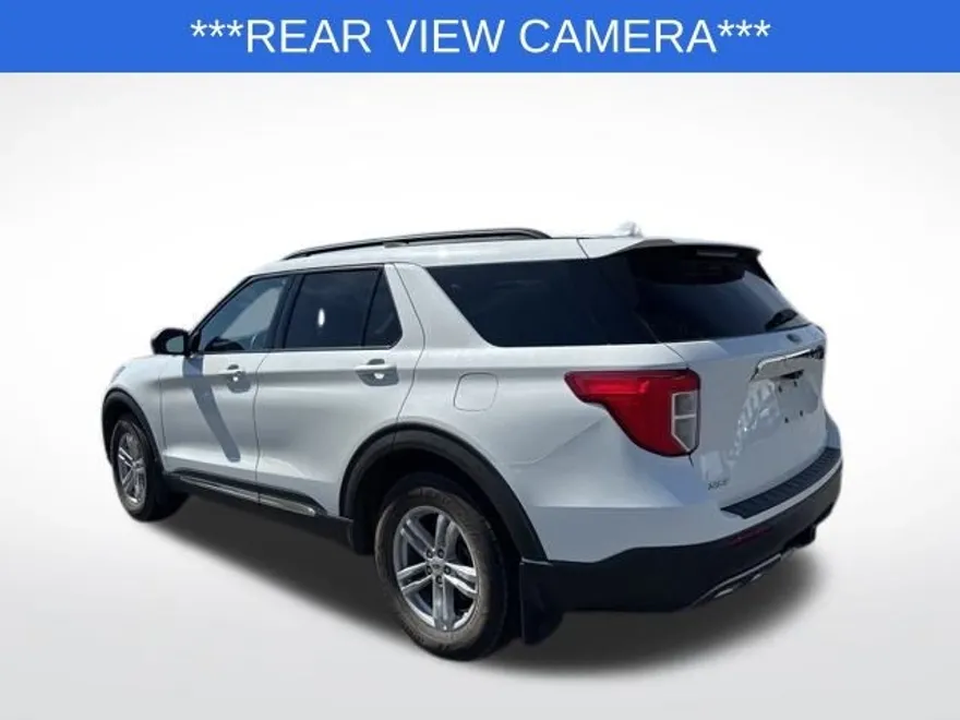 2021 Ford Explorer XLT photo 1