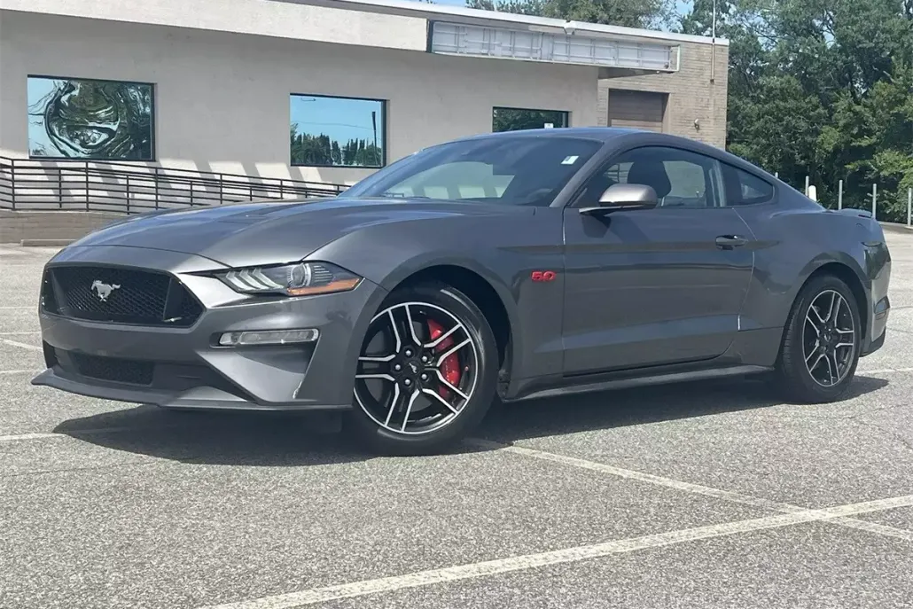 2021 Ford Mustang GT photo 1