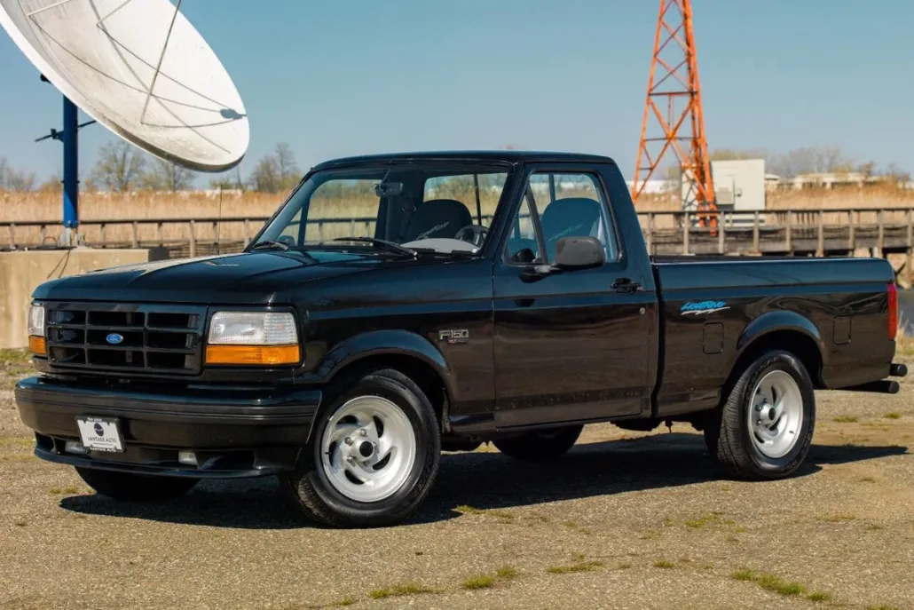 1994 Ford F-150 SVT Lightning photo 1