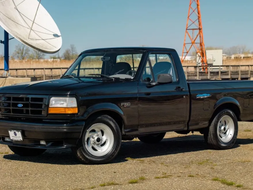 1994 Ford F-150 SVT Lightning photo 1