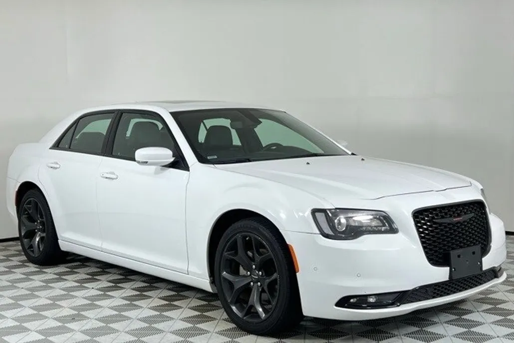 2023 Chrysler 300 S photo 1