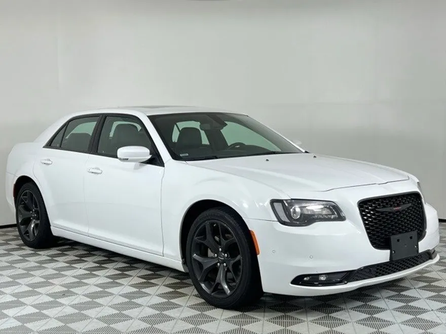 2023 Chrysler 300 S photo 1