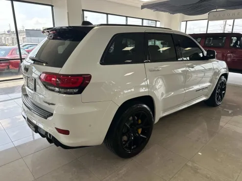 2021 Jeep Grand Cherokee Trackhawk photo 4