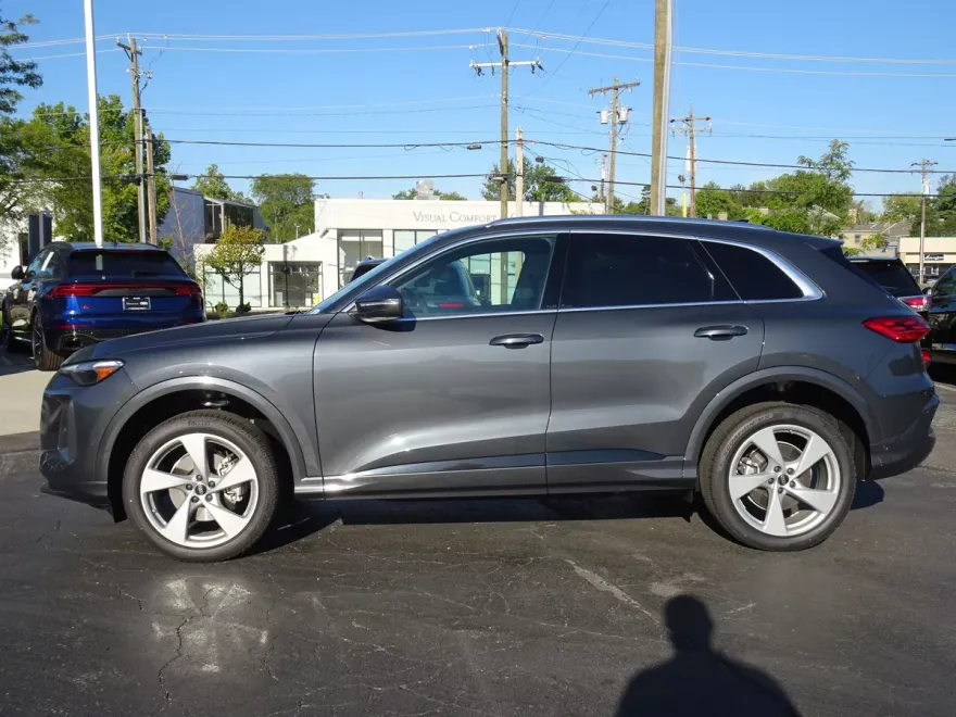 2025 Audi Q5 Premium Plus photo 1