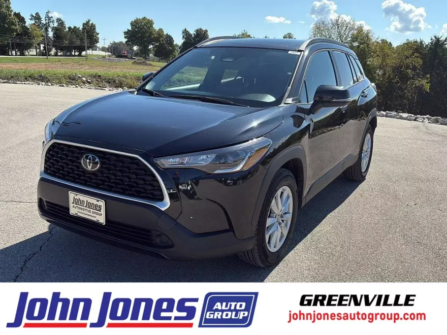 2024 Toyota Corolla Cross LE photo 1