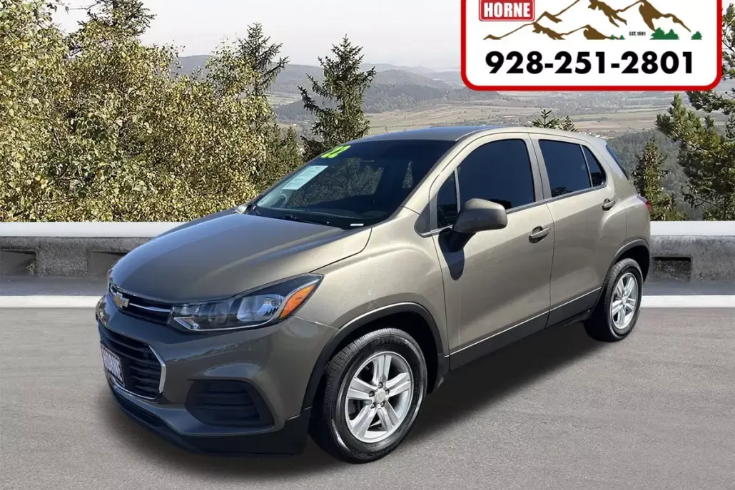 2022 Chevrolet Trax LS photo 1