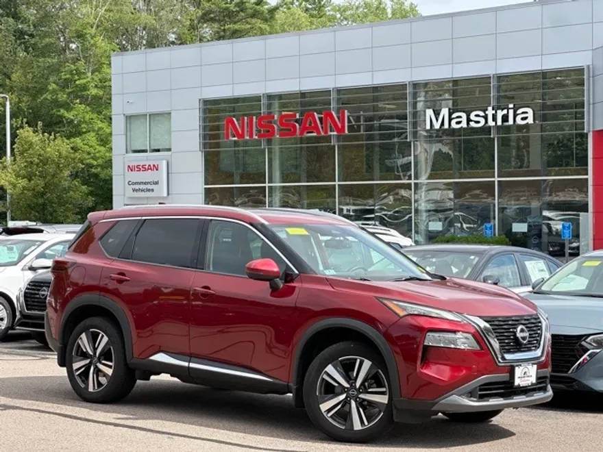 2022 Nissan Rogue SL photo 1