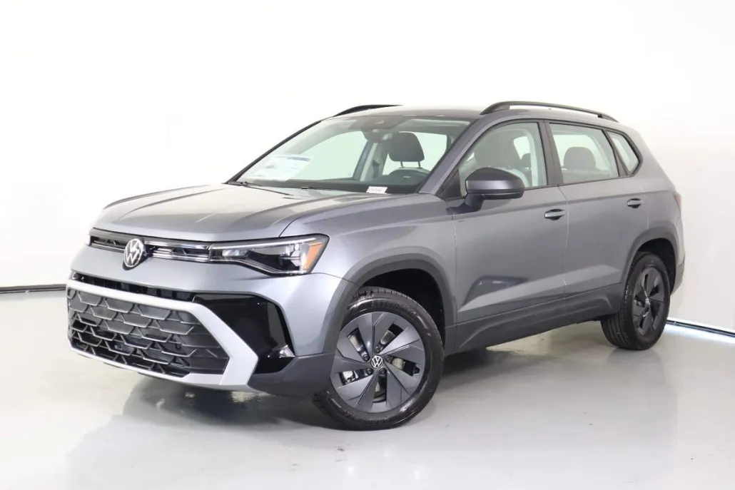 2025 Volkswagen Taos S photo 1