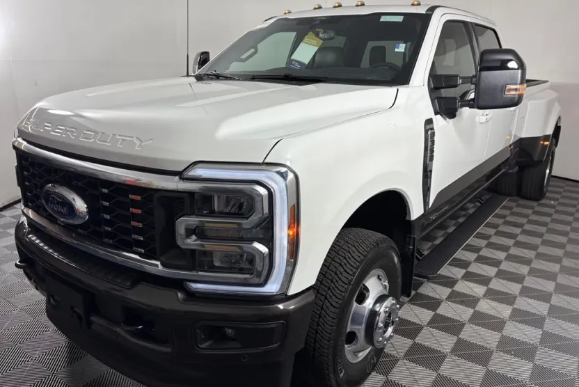 2025 Ford F-350 King Ranch photo 1