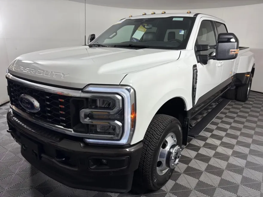 2025 Ford F-350 King Ranch photo 1