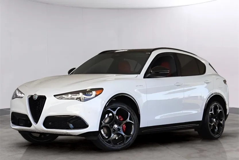 2025 Alfa Romeo Stelvio Sprint Base photo 1