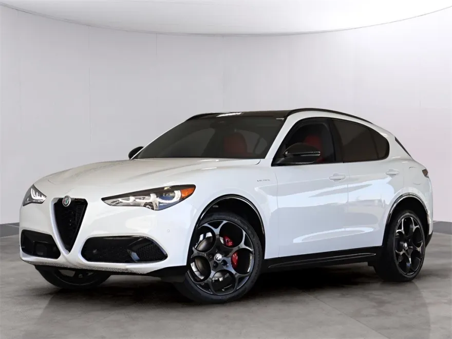 2025 Alfa Romeo Stelvio Sprint Base photo 1