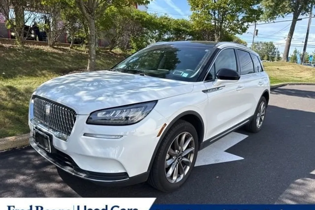 2022 Lincoln Corsair Standard photo 1