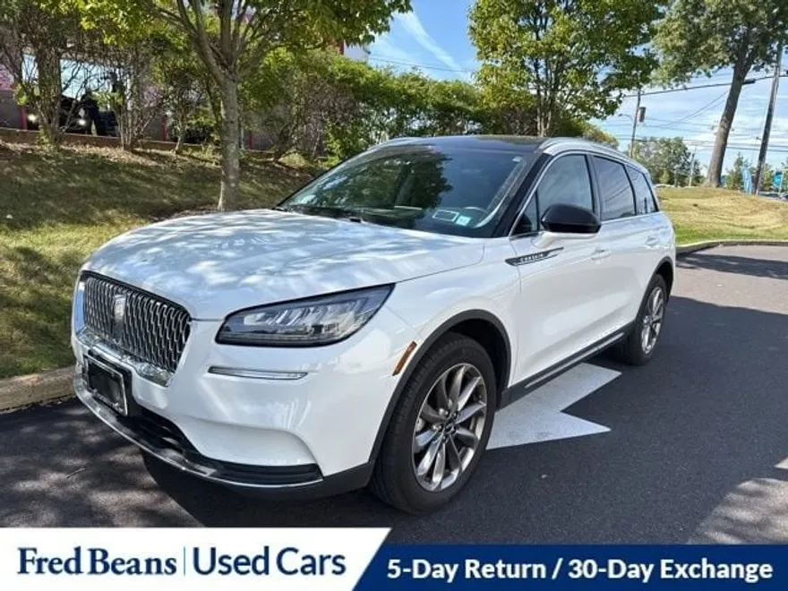 2022 Lincoln Corsair Standard photo 1