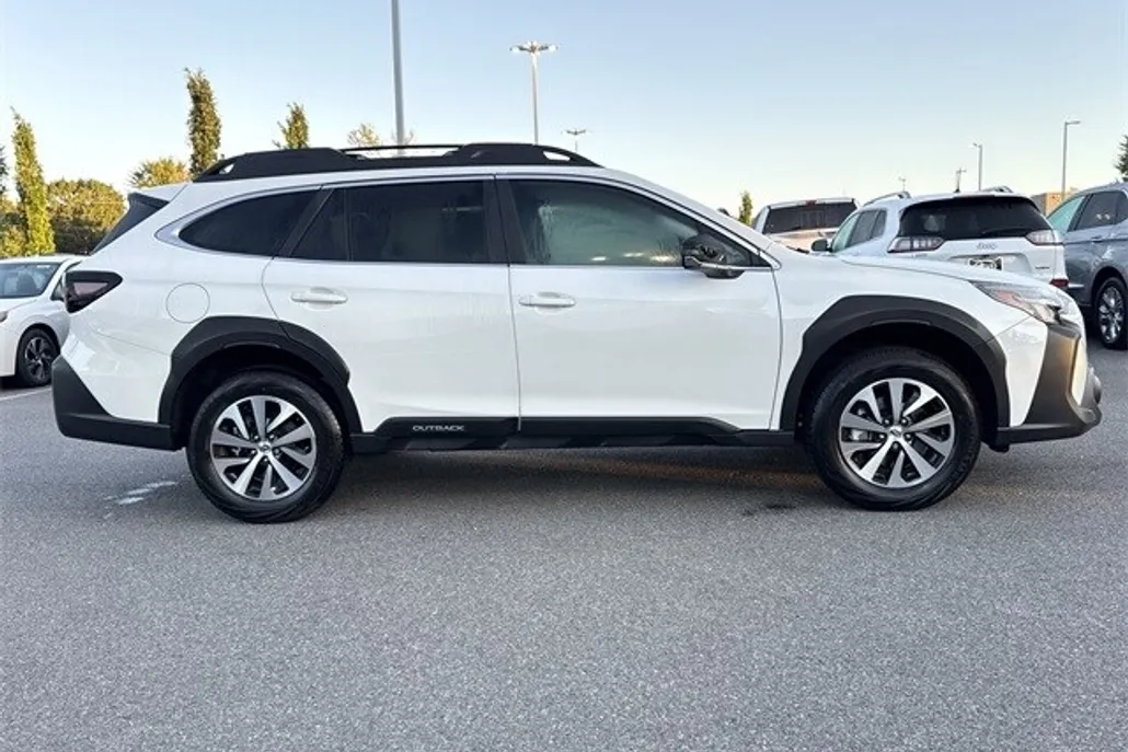 2025 Subaru Outback Premium photo 1