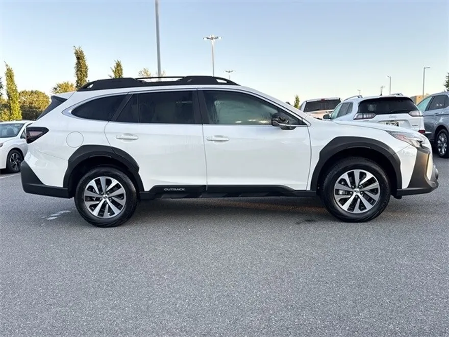 2025 Subaru Outback Premium photo 1