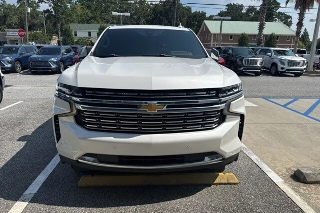 2022 Chevrolet Suburban Premier photo 1